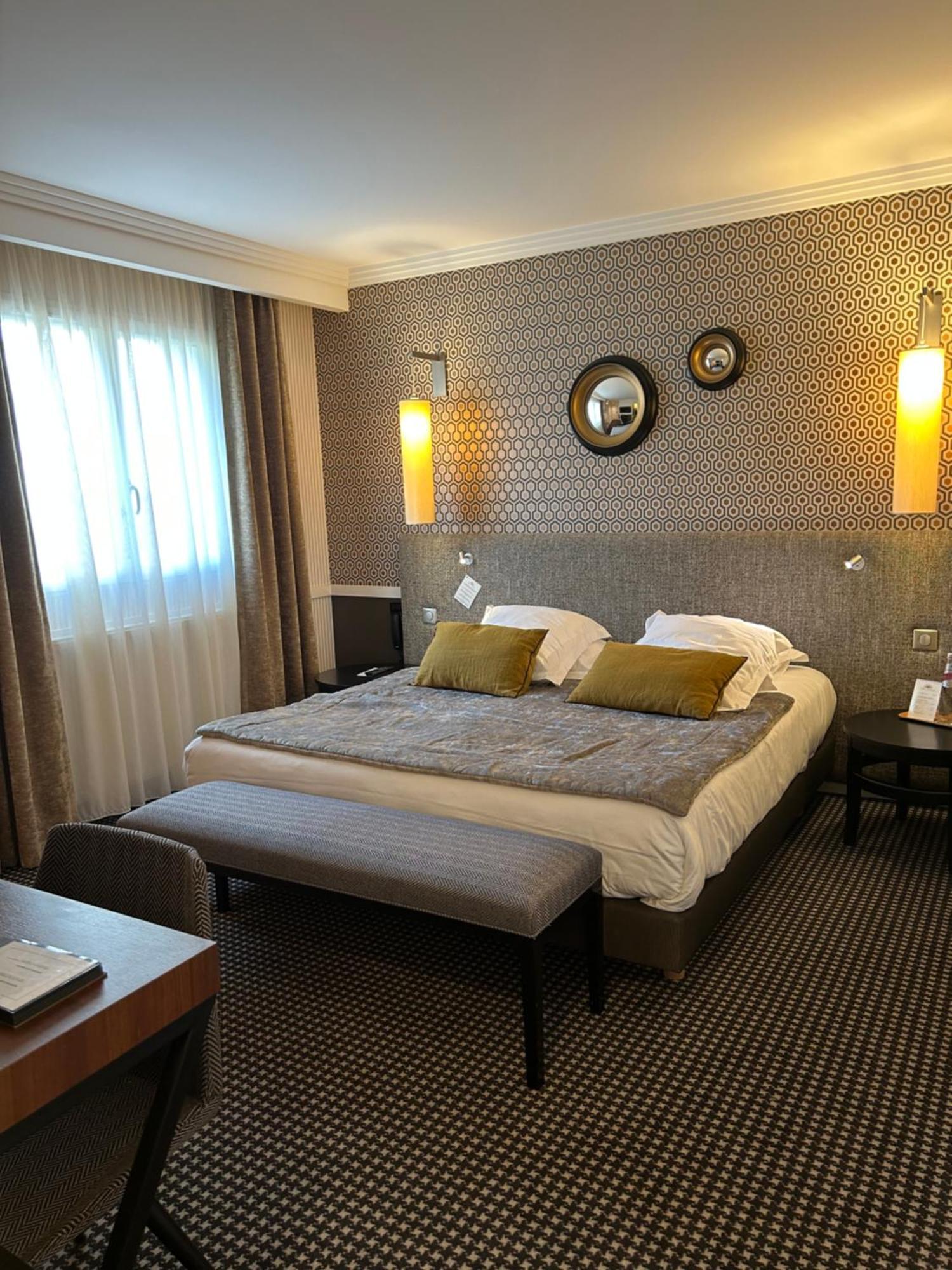 Hotel Jardin Le Pasteur شالو أو شُمْبانيِ المظهر الخارجي الصورة